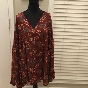 Crepas Women's V-Neck Floral Tunic in Rust EUC - 2X